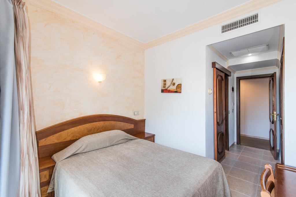Hotel Baviera Cala Ratjada  Εξωτερικό φωτογραφία